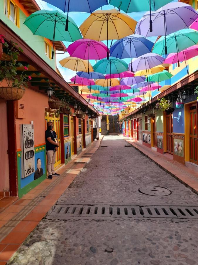el nuevo guatape campestre a 5 minutos del malecon y 10 minutos la piedra totalmente nuevos parqueo privado Apartamento Exterior foto